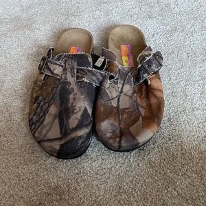 Camo slide ons